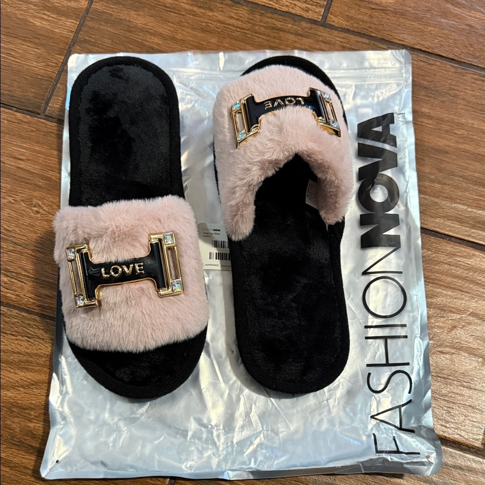 Fashion Nova Blush and Black Fur Slippers